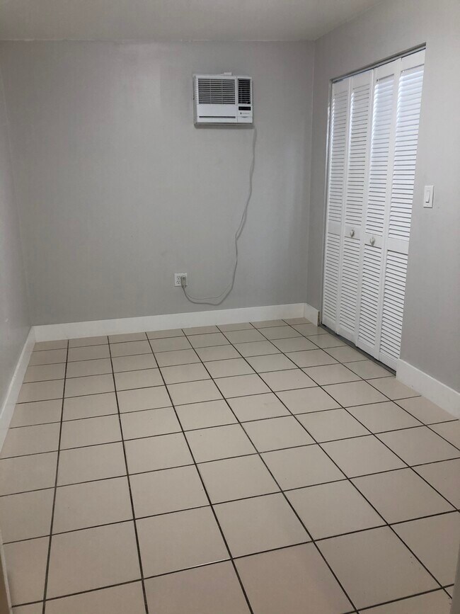 Foto del edificio - 8962 SW 40th Terrace