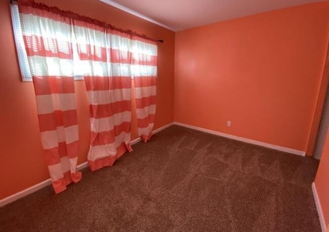 bedroom 2 - 1051 Frank St