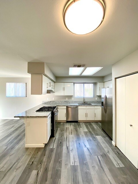 Building Photo - 29250 Landau Blvd