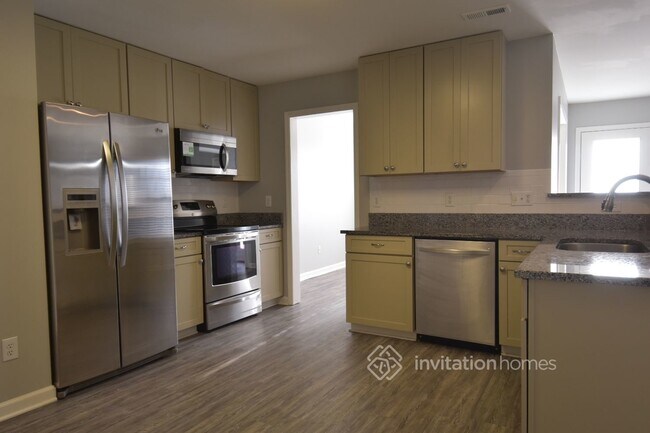 Building Photo - 508 Birchwood View Point