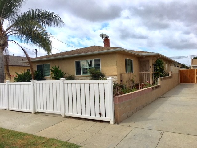 Triplex Front - 4119 137th St