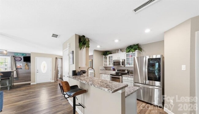 Building Photo - 711 Skywatch Ln