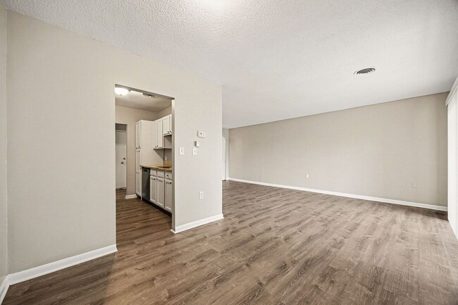 Foto del edificio - 3501 Section Rd