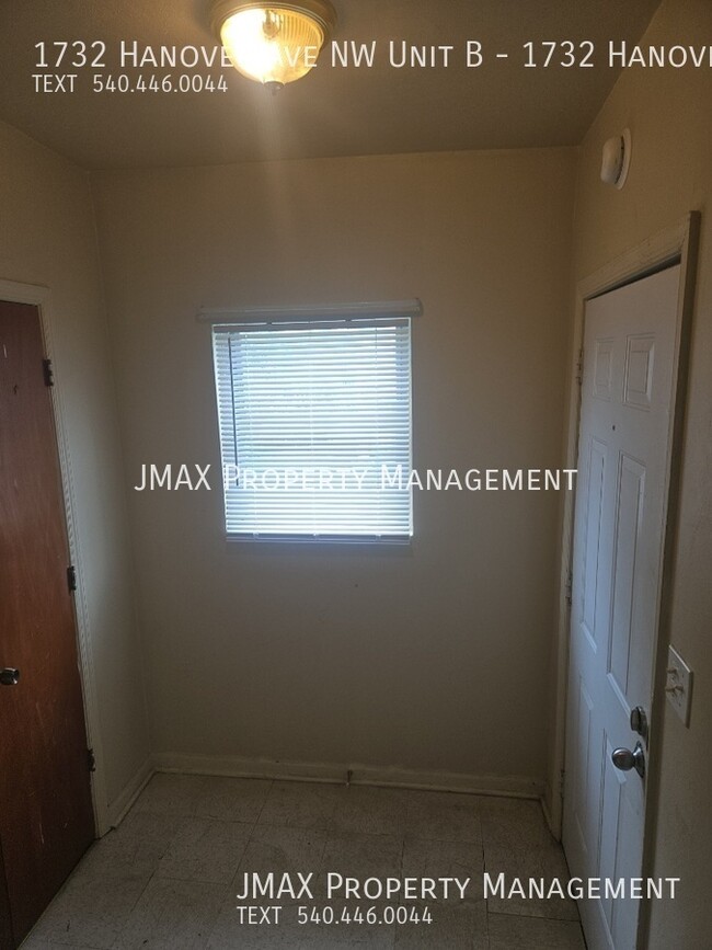 Foto del edificio - 1732 Hanover Ave NW