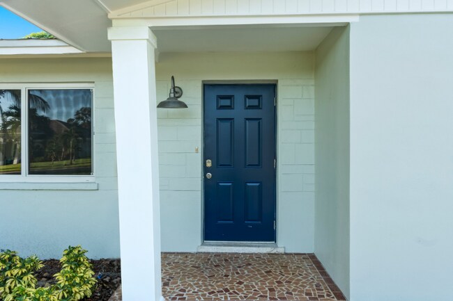 Foto del edificio - 4630 SE Rocky Point Way