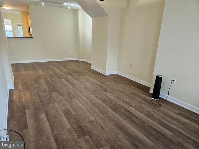 Building Photo - 22763 Fountain Grove Square