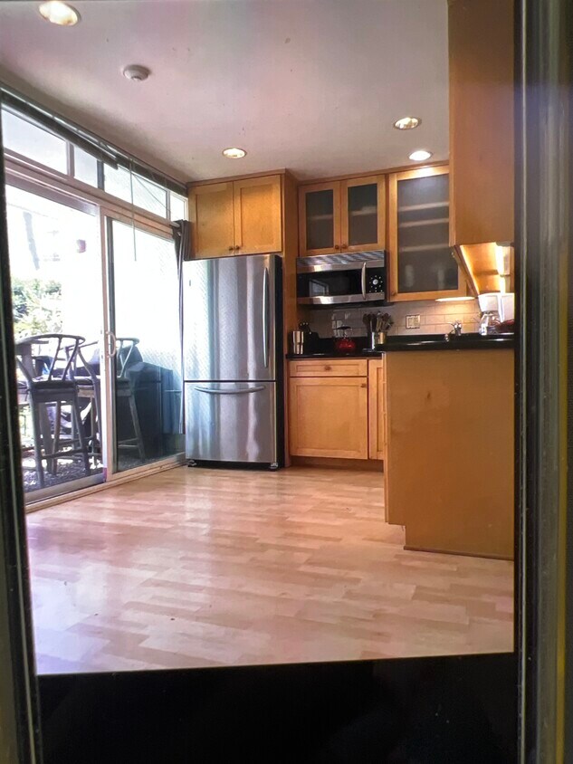 682 The Village Unit 682 the village, Redondo Beach, CA 90277 Condo