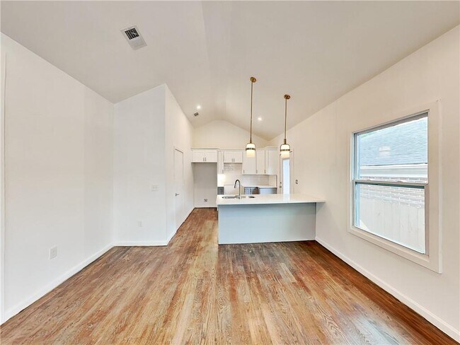 Building Photo - 304 Sciple Terrace NW