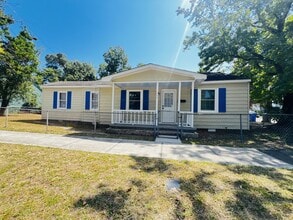 Building Photo - 202 Meares St