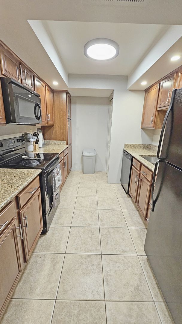 Building Photo - Furnished Condo in Scottsdale