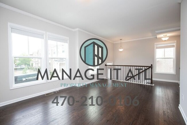 Building Photo - End unit! Gorgeous townhouse in the Suwane...