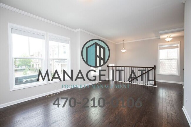 Foto del edificio - End unit! Gorgeous townhouse in the Suwane...
