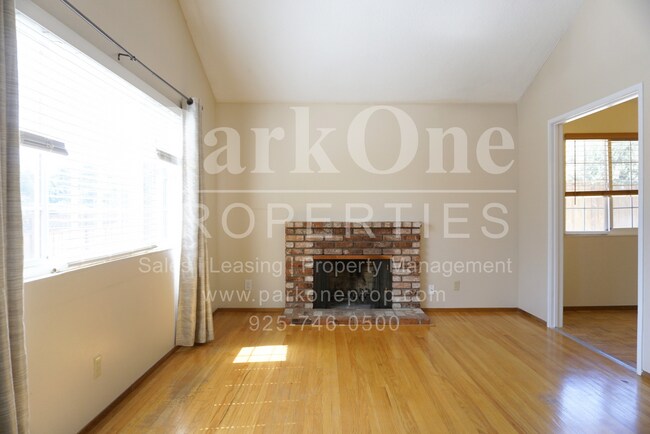 Foto del edificio - Beautiful 4-Bedroom Single Family Home with Spacious Yard | Great Location