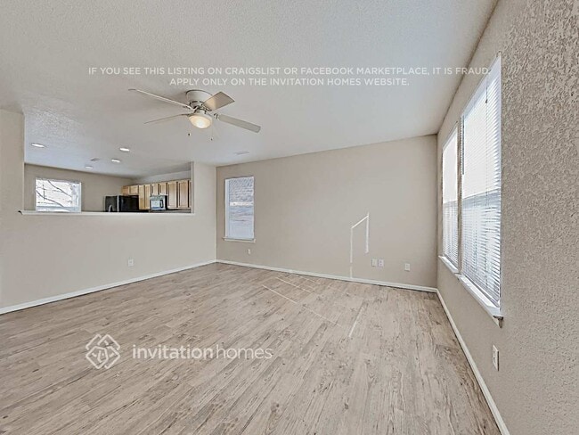 Building Photo - 712 Willow Dr
