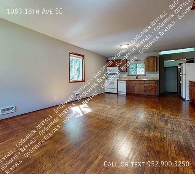 Foto del edificio - Affordable four bedroom duplex