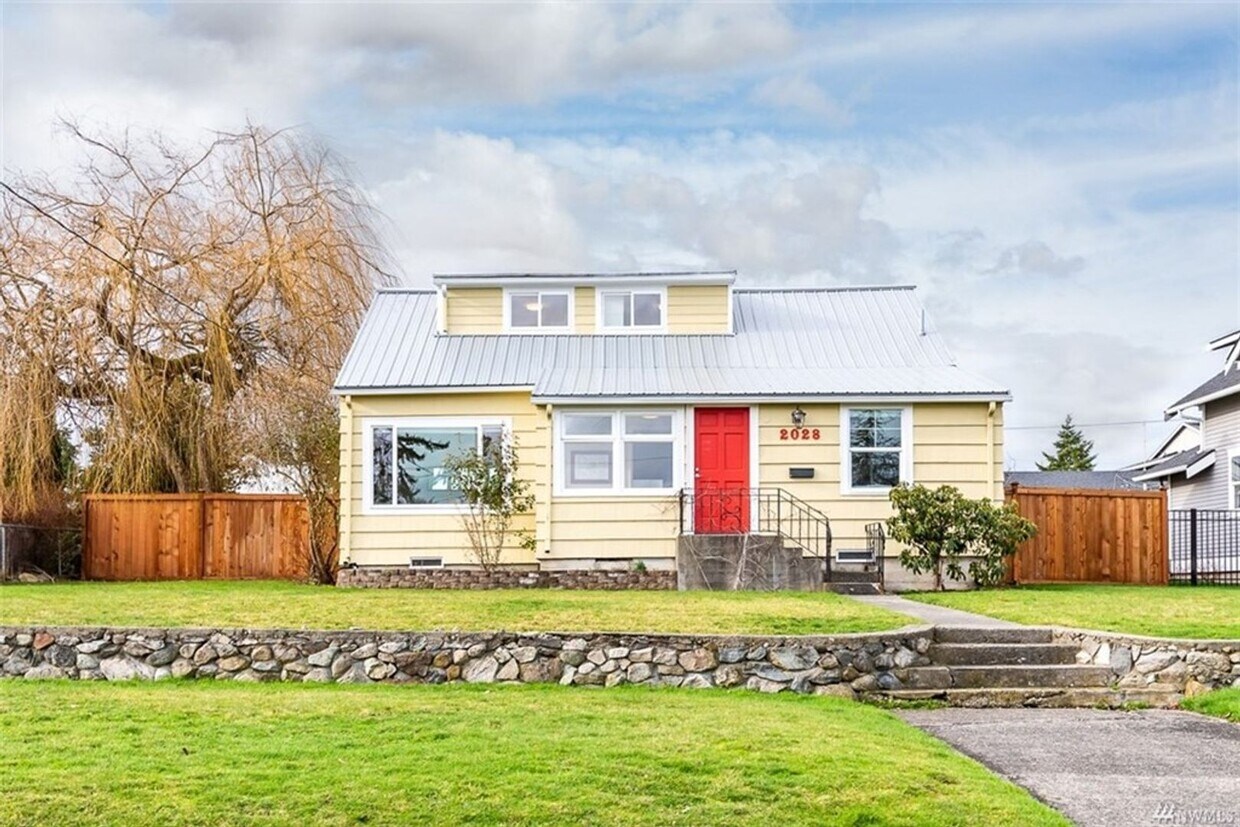 Primary Photo - 2028 L Ave