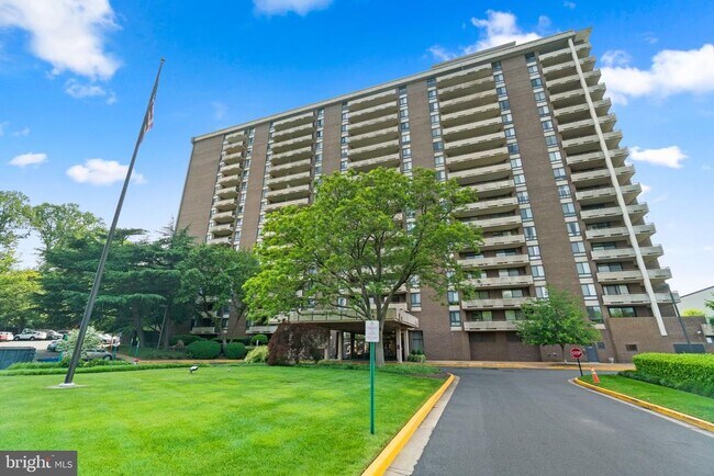 Foto del edificio - 1800 Old Meadow Rd