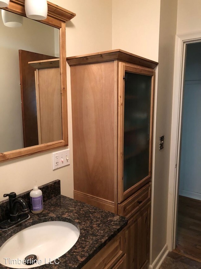 Foto del edificio - 2 br, 2 bath House - 1232 Emerson Avenue