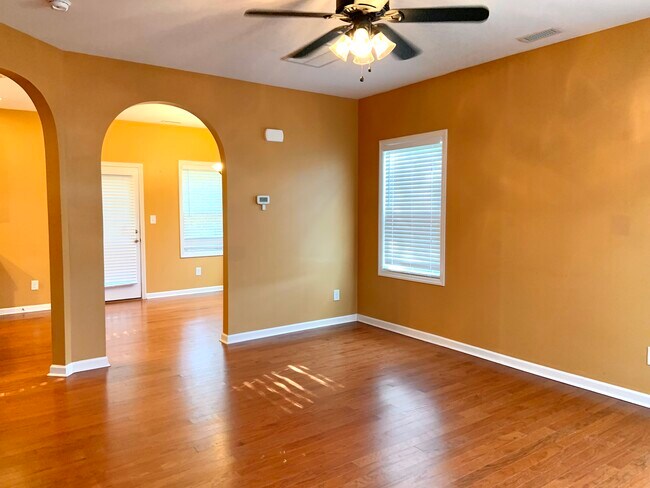 Living room - 2707 Tulip Poplar Cir