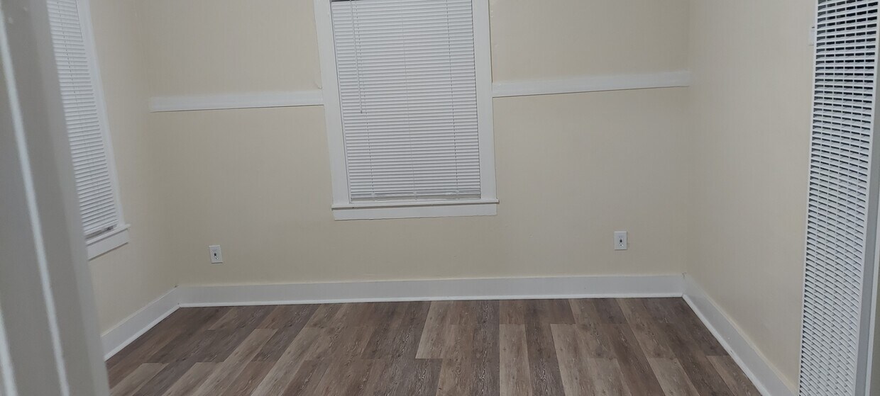 Foto principal - 2501 76th Ave