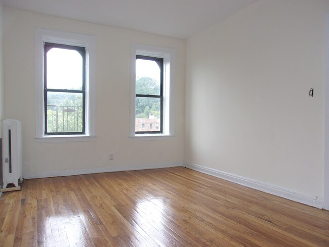 Building Photo - 5 Seaman Ave