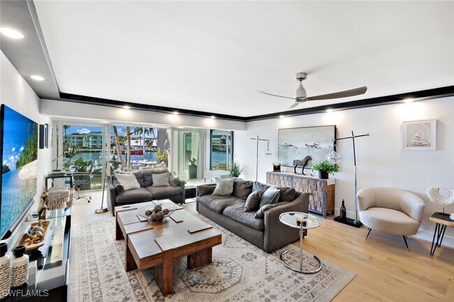 Foto del edificio - 800 River Point Dr