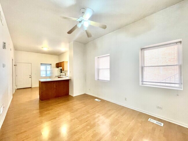 Foto del edificio - 3443 S Union Ave