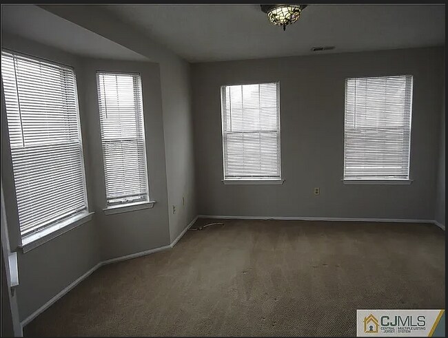 Foto del edificio - 3 Pembrook Ave