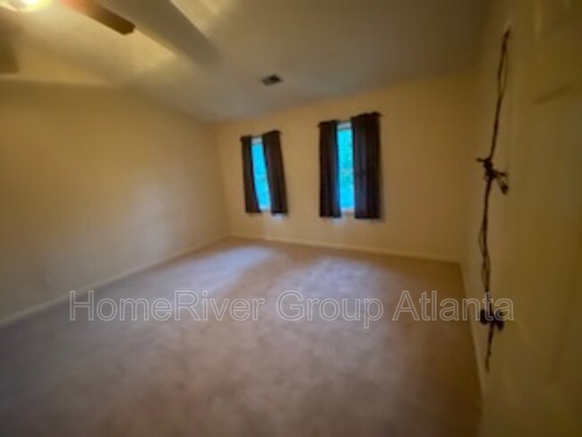 Building Photo - 4609 Pine Harbor Ct NE