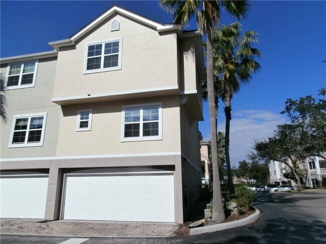 Foto del edificio - 6550 Time Square Ave