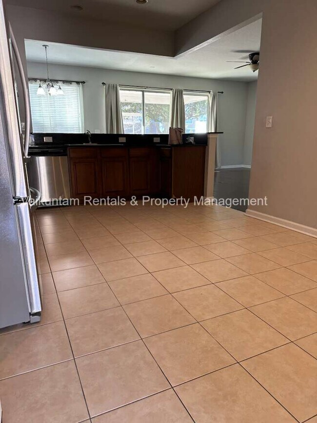 Foto del edificio - 4240 Metron Dr