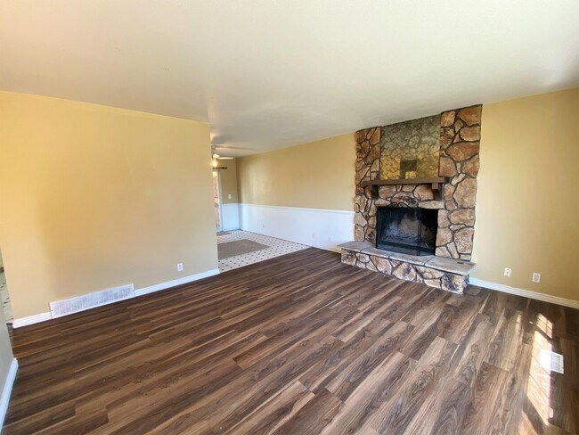 Building Photo - 6146 Misty Way