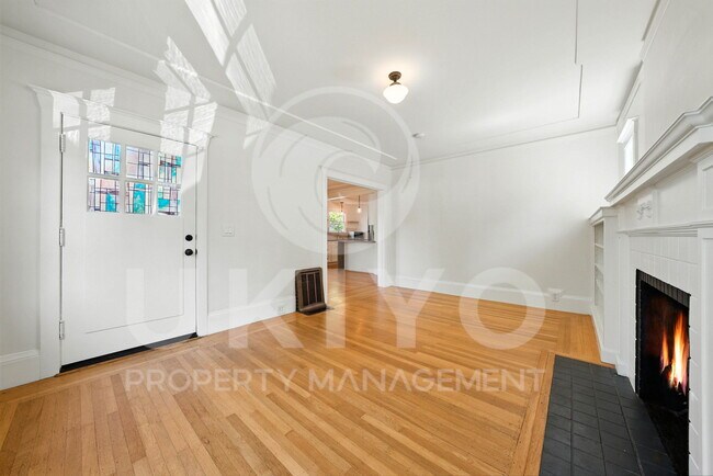 Foto del edificio - 4212 Arroyuelo Ave