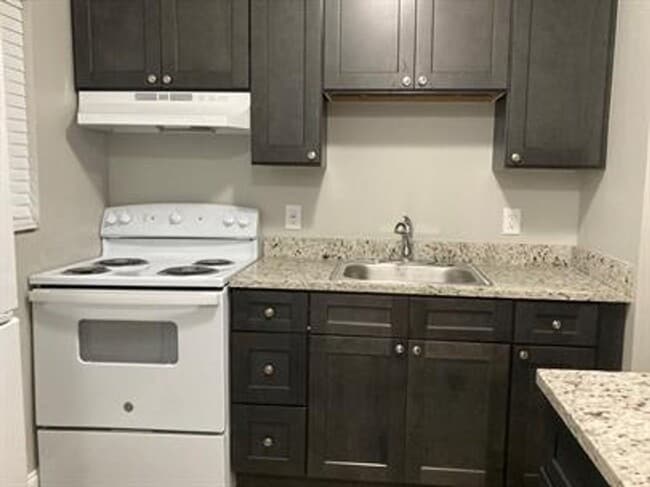 Building Photo - Newly Updated Apartments - Affordable and Close to Everything!