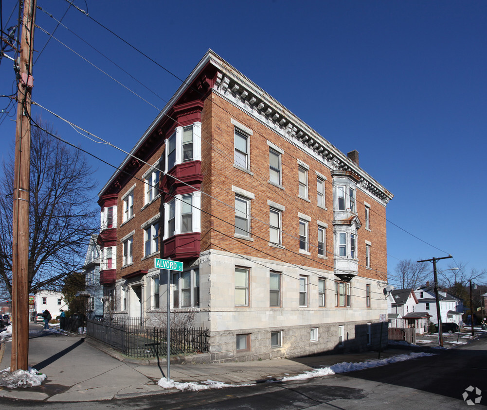 Building Photo - 236 Main St