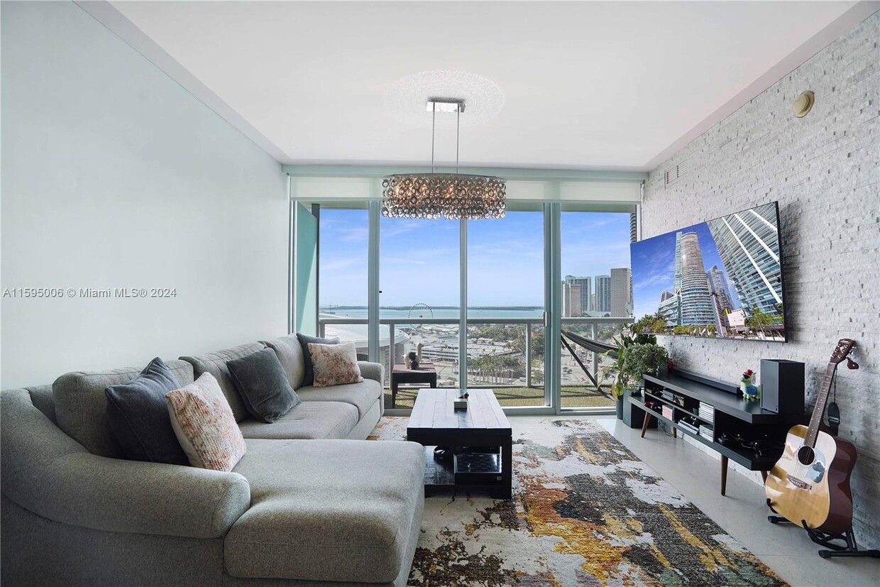 Primary Photo - 888 Biscayne Blvd