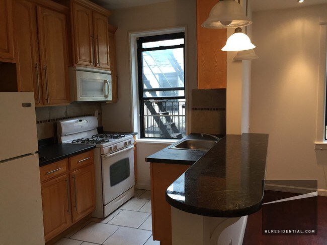 Building Photo - 2115 33rd St