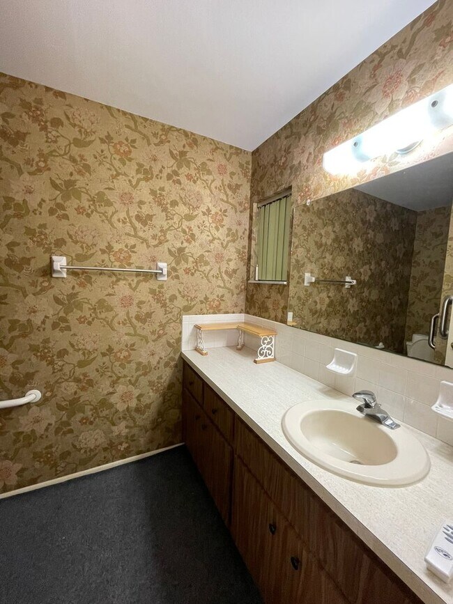 Building Photo - Springwood Villas Home