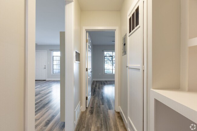 Interior Photo - 970 N. Serrano Ave.