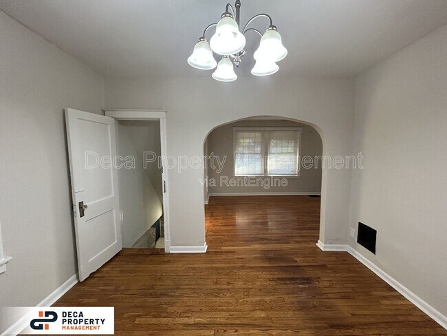 Foto del edificio - 4950 Sutherland Ave