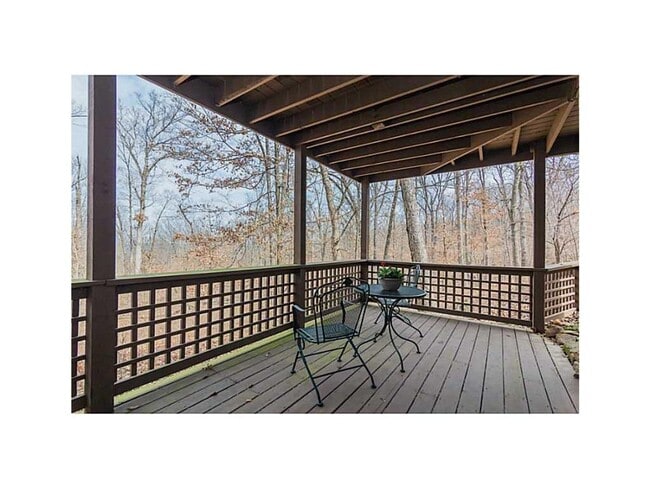 Foto del edificio - 4 bedroom rustic home, private acreage