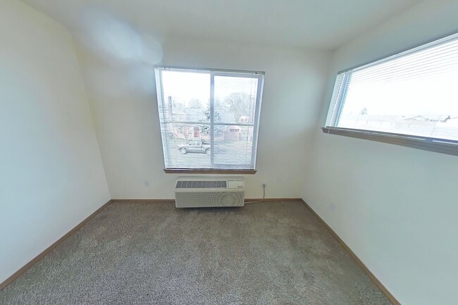 Building Photo - 1 Bedroom Apartment ~ Close to Campus
