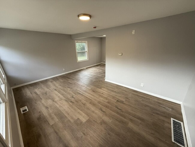 Foto del edificio - 3526-28 East 9th Avenue