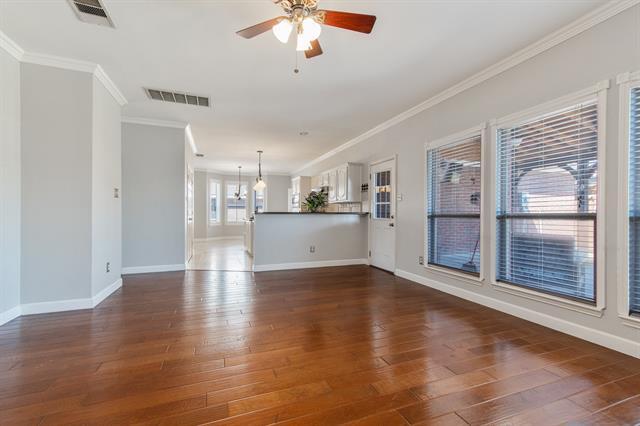Building Photo - 1415 Normandy Ln