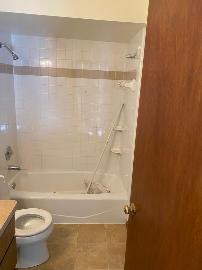 Building Photo - 10300 W Beacon Hill Dr