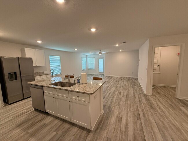 Foto del edificio - 225 Gray Owl Dr