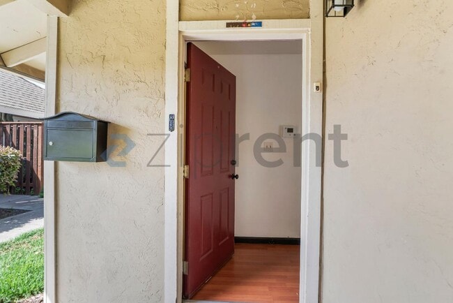 Foto del edificio - 2095 Olivera Rd