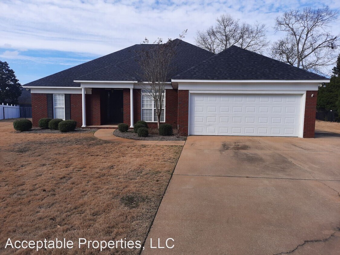 Primary Photo - 3 br, 2 bath House - 5027 Summit Dr.