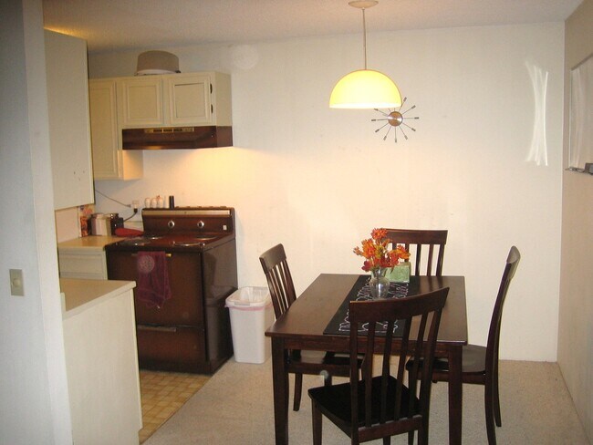 Foto del edificio - FALL PRE-LEASE:  Sunny 1 BR in Wimbledon C...