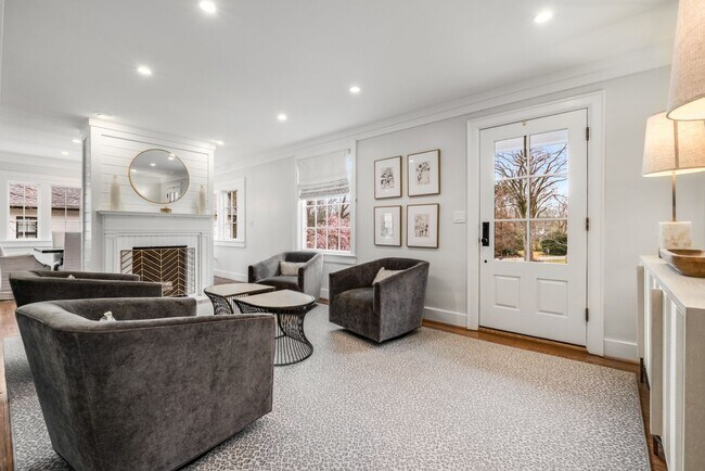 Building Photo - Beautiful Home in 12 South, Nashville!